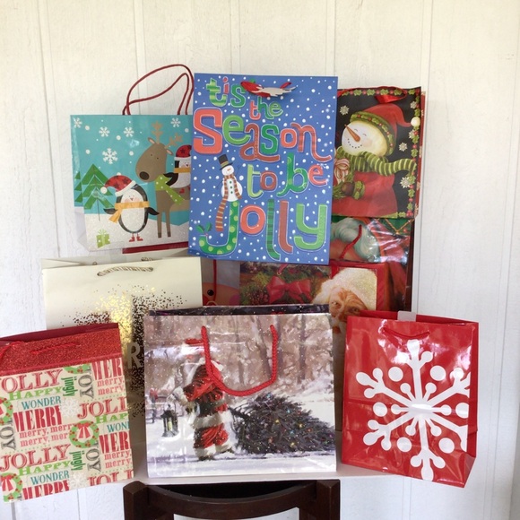 LOT OF 10 CHRISTMAS GIFT BAGS - Picture 1 of 11